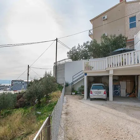 Apartment Josip Omis
